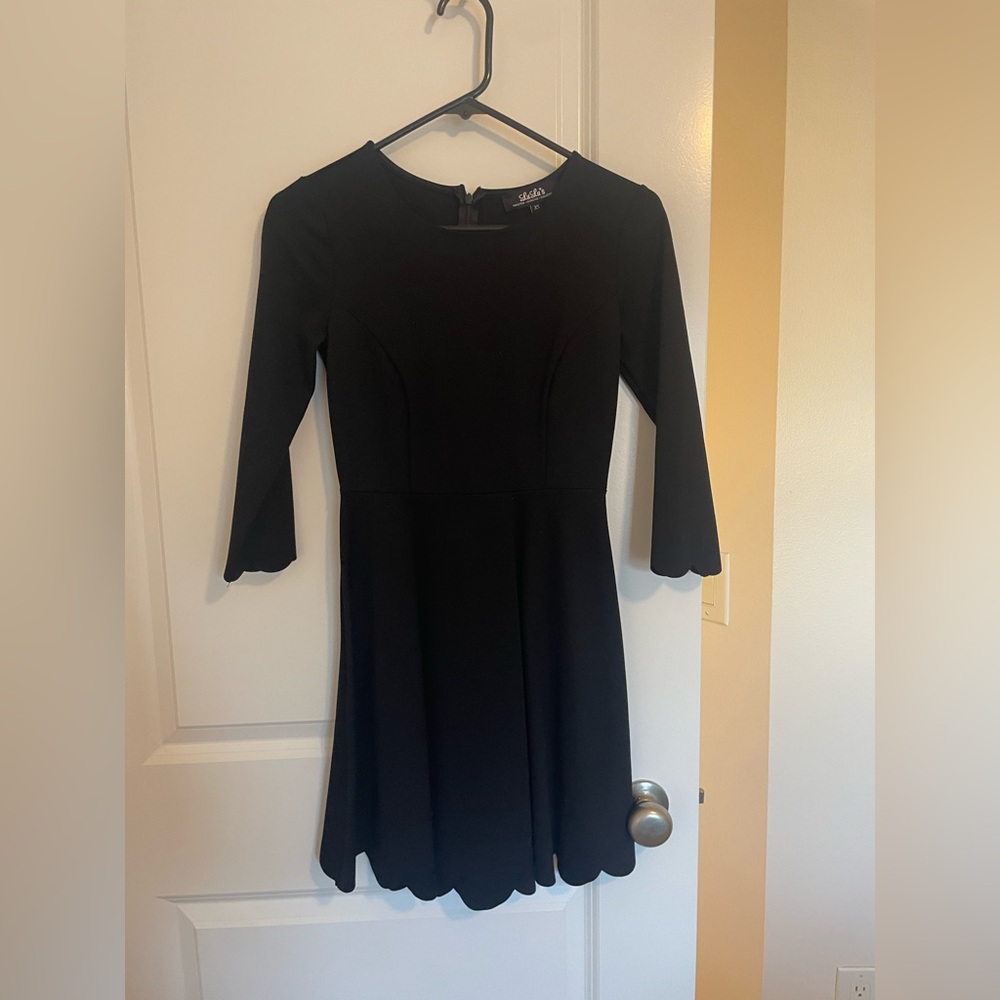 Lulu's Black Scalloped Skater Skirt